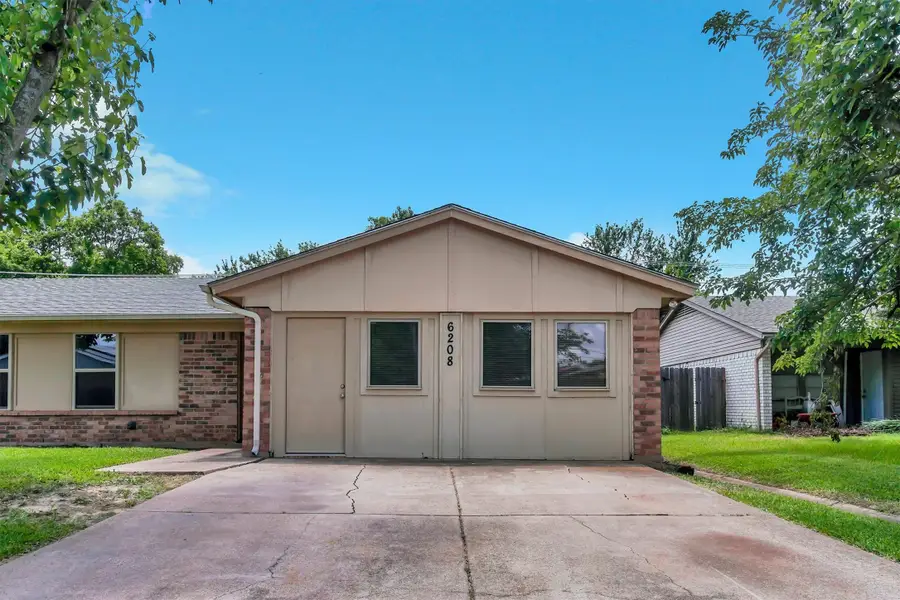 6208 Kary Lynn Drive S, Watauga, TX 76148 - #3
