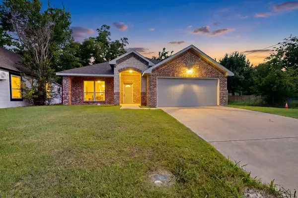 1615 Jones Street, Greenville, TX 75401