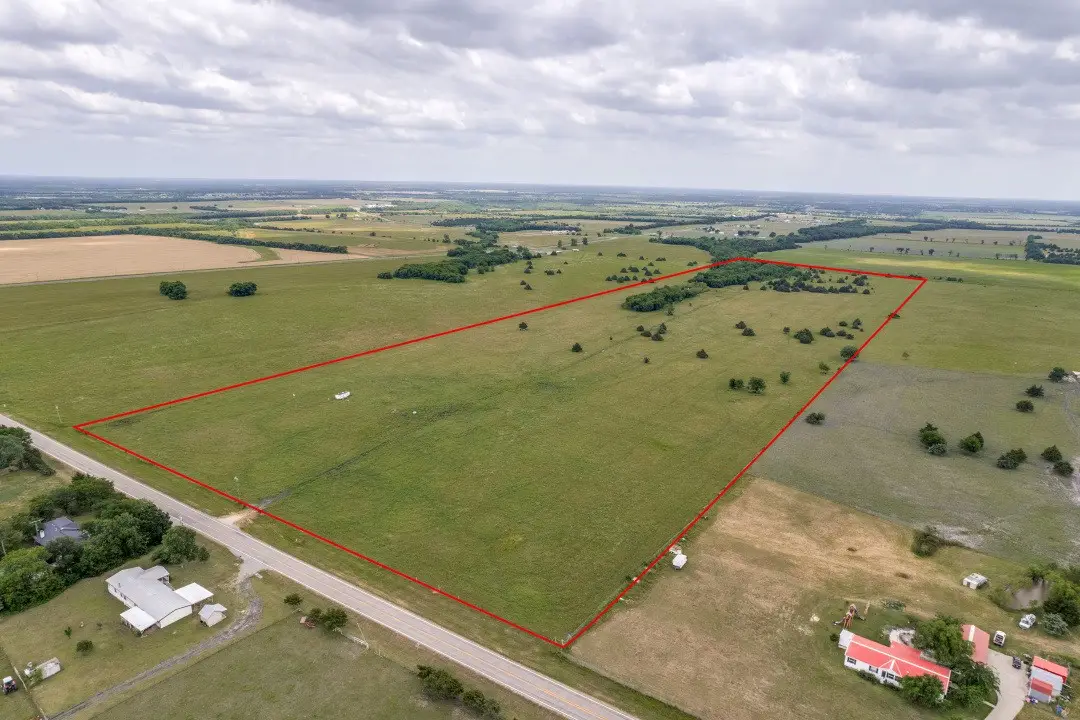 325 Fm 1566 W, Wolfe City, TX 75496 - #1