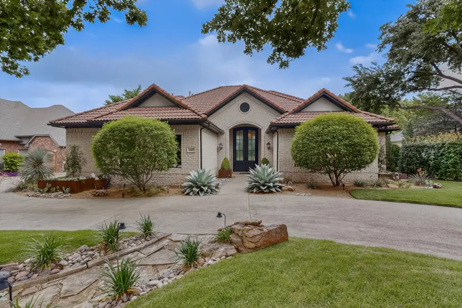 6605 Castle Pines Drive, Plano, TX 75093 - #2