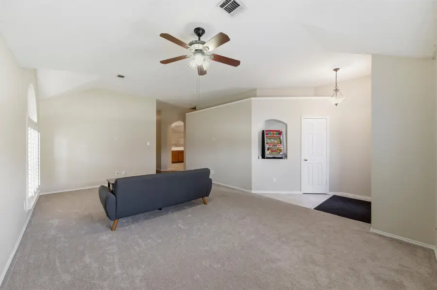 1209 Secretariat Drive, Grand Prairie, TX 75052 - #3