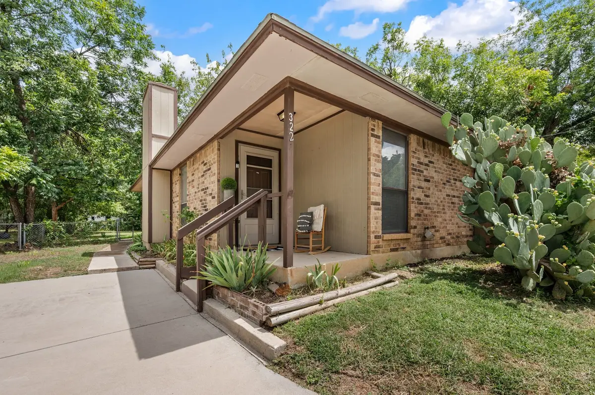 320 W Congress Street, Denton, TX 76201 - #1