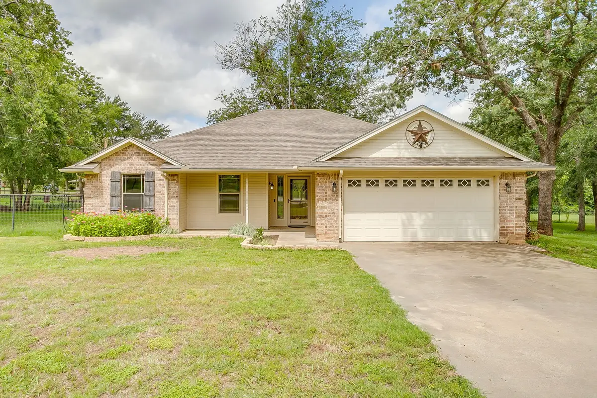 115 Pleasant Oaks Lane, Springtown, TX 76082 - #1