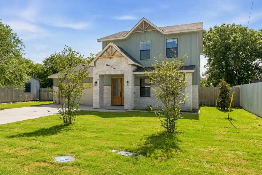 919 SW 3rd Avenue, Mineral Wells, TX 76067 - #2