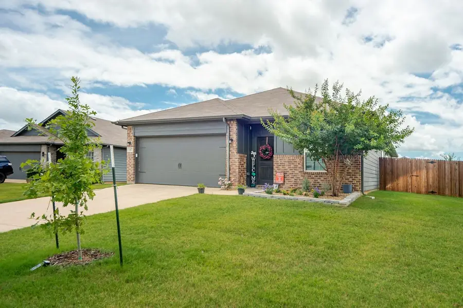 317 Michelle Street, Aubrey, TX 76227 - #2