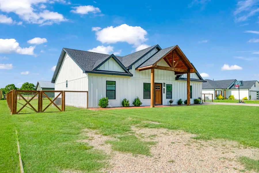 725 Daniel Street, Blossom, TX 75416 - #3