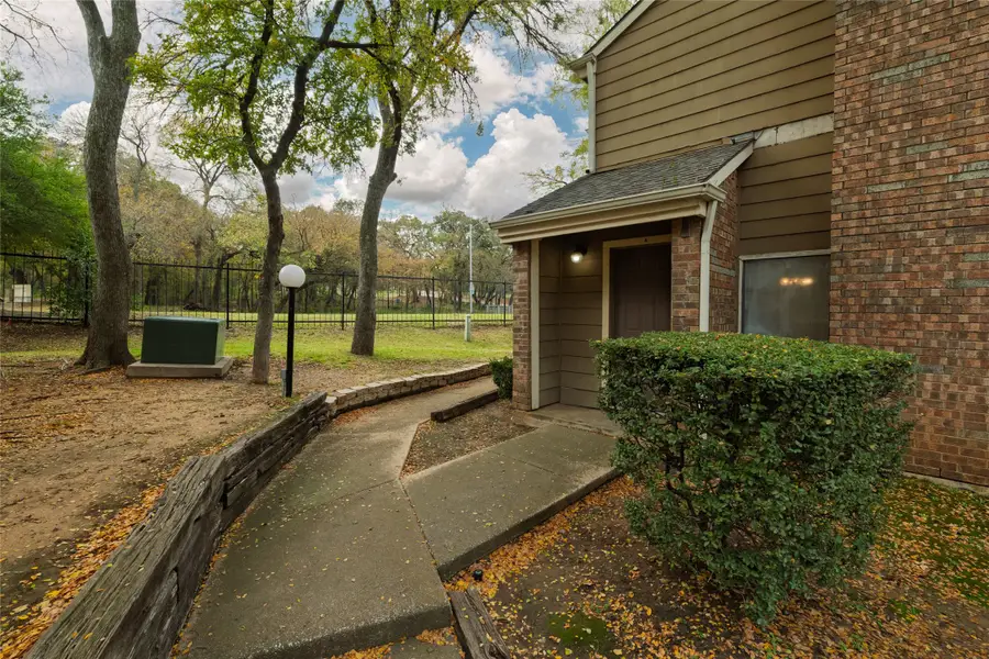 2104 Park Willow Lane #A, Arlington, TX 76011 - #3