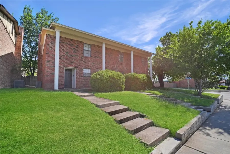 930 Southmoor Drive, Arlington, TX 76010 - #3