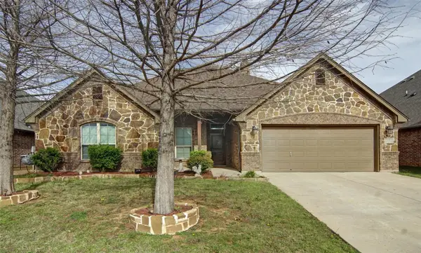 2752 Elmwood Drive, Burleson, TX 76028
