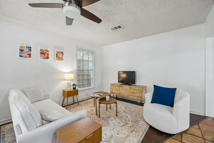 4821 Calmont Avenue, Fort Worth, TX 76107 - #3