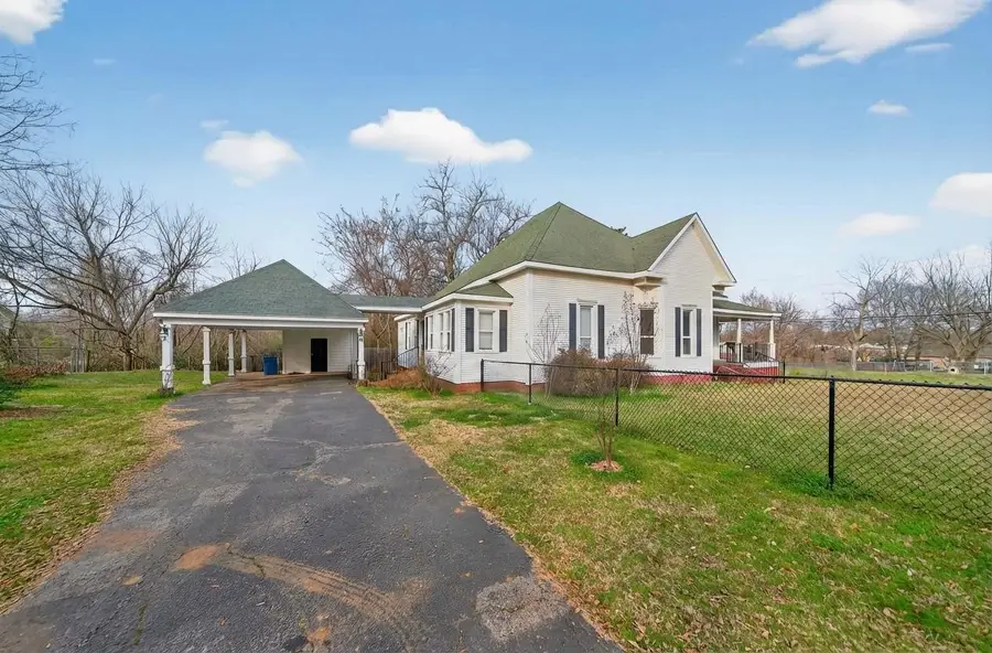 517 S Boyd Street, Lindale, TX 75771 - #2