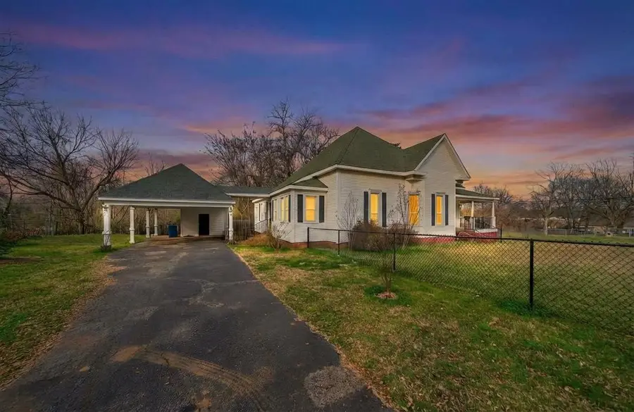 517 S Boyd Street, Lindale, TX 75771 - #3