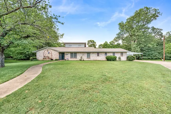2826 Birchwood Lane, Commerce, TX 75428