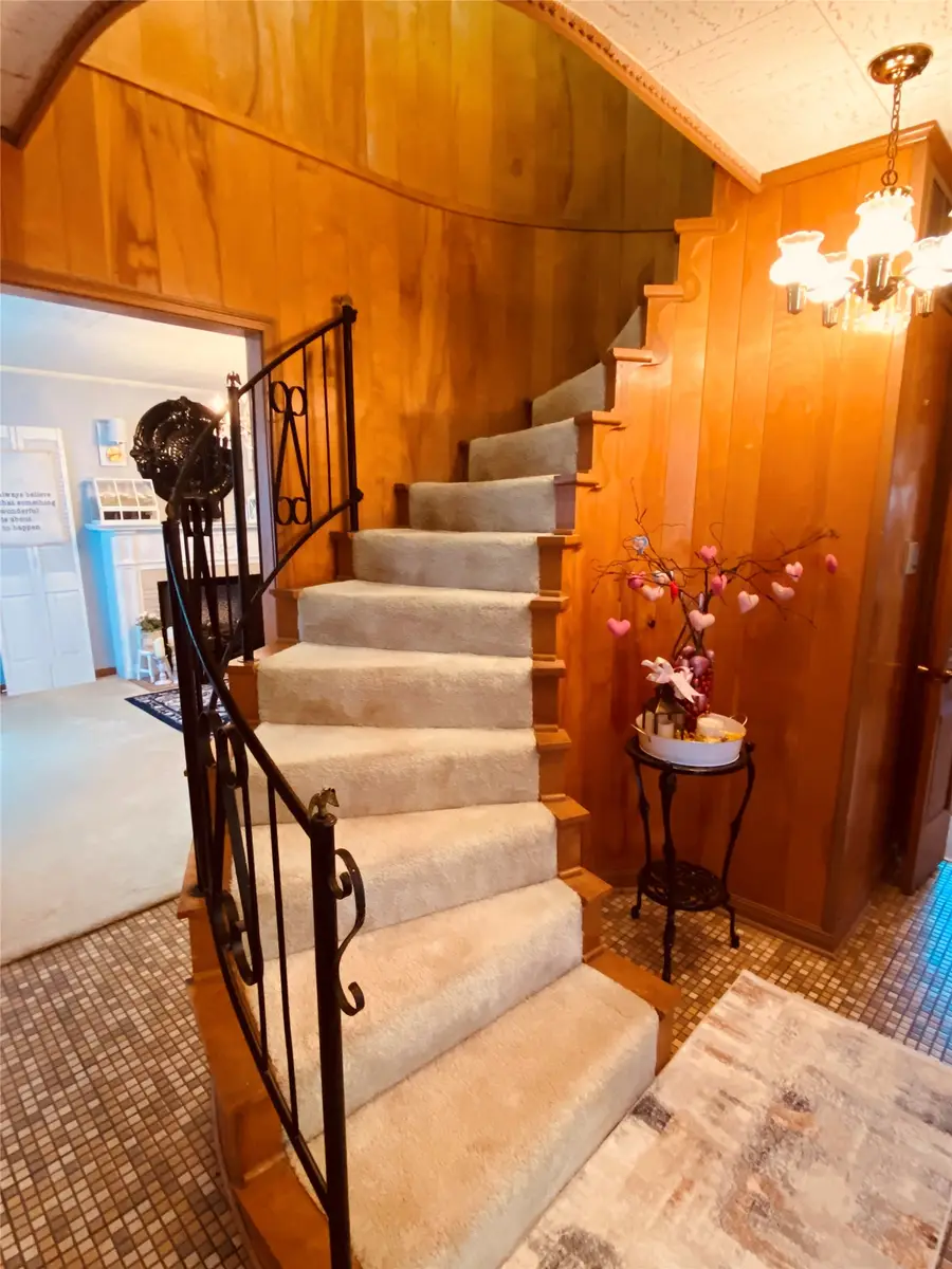 661 S 11th Avenue, Munday, TX 76371 - #3