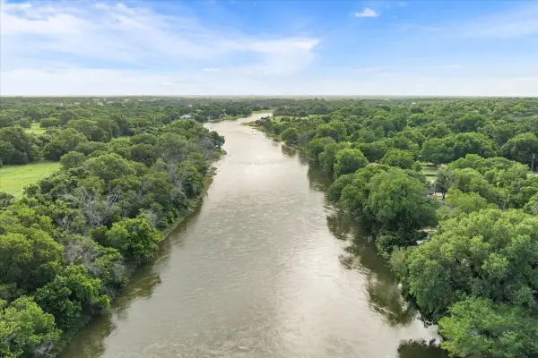 1468 Eagle Canyon Drive, China Spring, TX 76633
