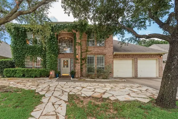 3520 Stone Creek Lane S, Fort Worth, TX 76137