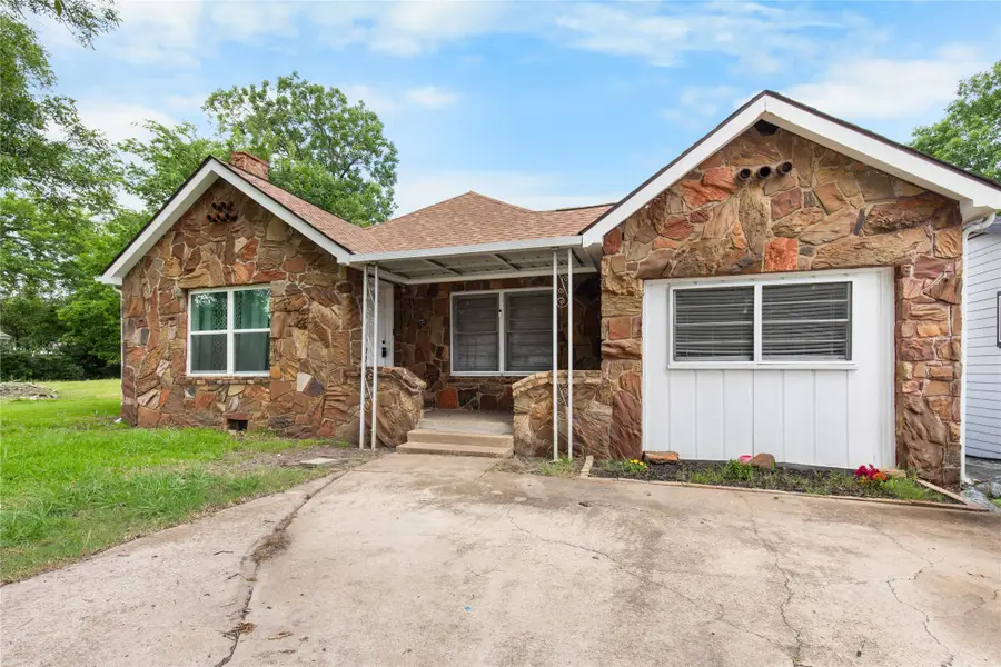 1211 N Harrison Avenue, Sherman, TX 75090 - #2