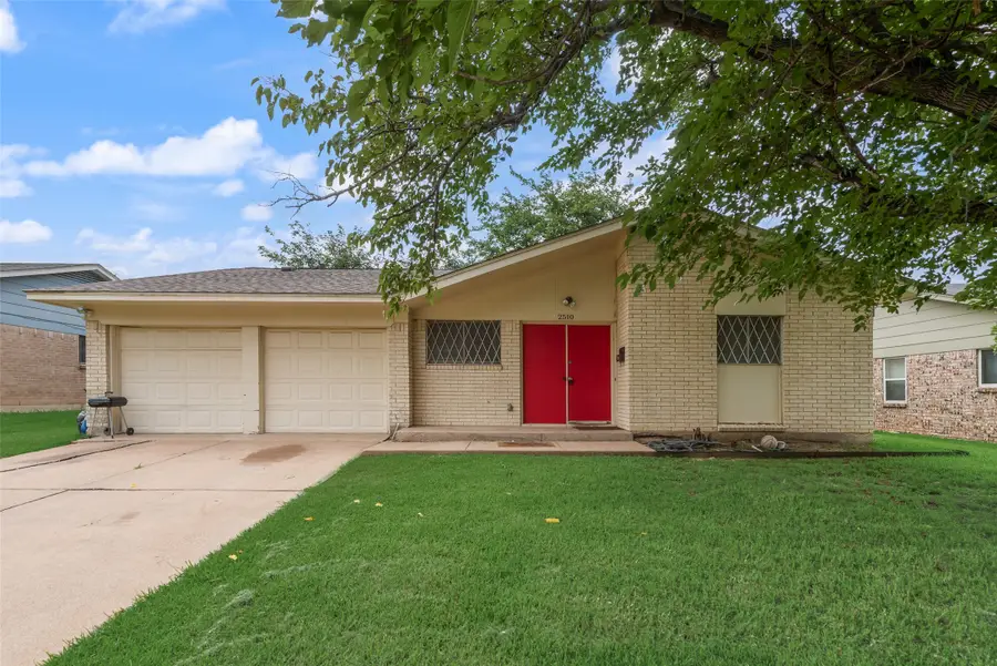 2510 Coulee Street, Irving, TX 75062 - #3
