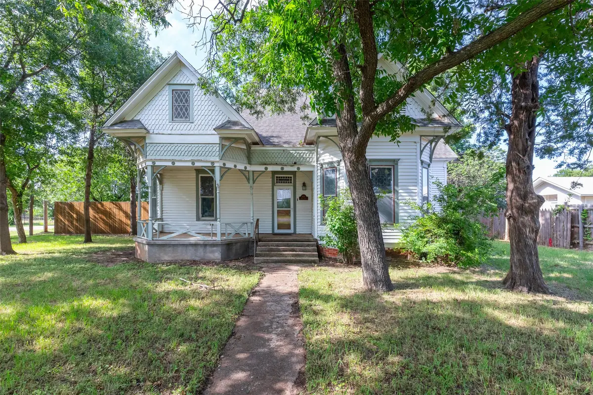 601 W 3rd Street, Baird, TX 79504 - #1