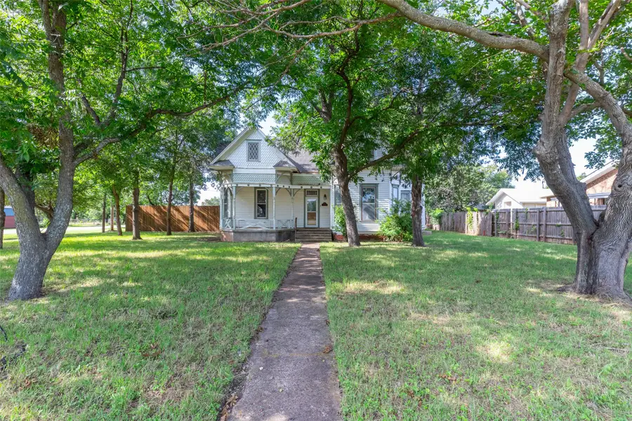 601 W 3rd Street, Baird, TX 79504 - #2