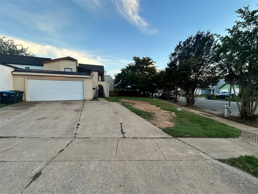 2406 Las Brisas Street, Fort Worth, TX 76119 - #3