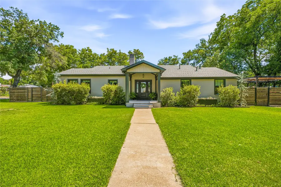 912 Calaveras Street, Graham, TX 76450 - #2