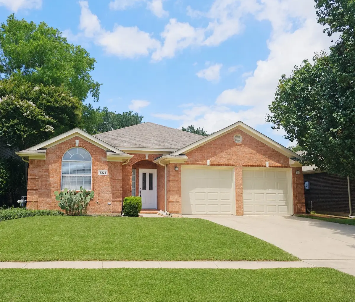 4328 Stone Hollow Way, Northeast Tarrant, TX 76040 - #1