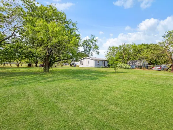 9612 Kelly Lane, Alvarado, TX 76009