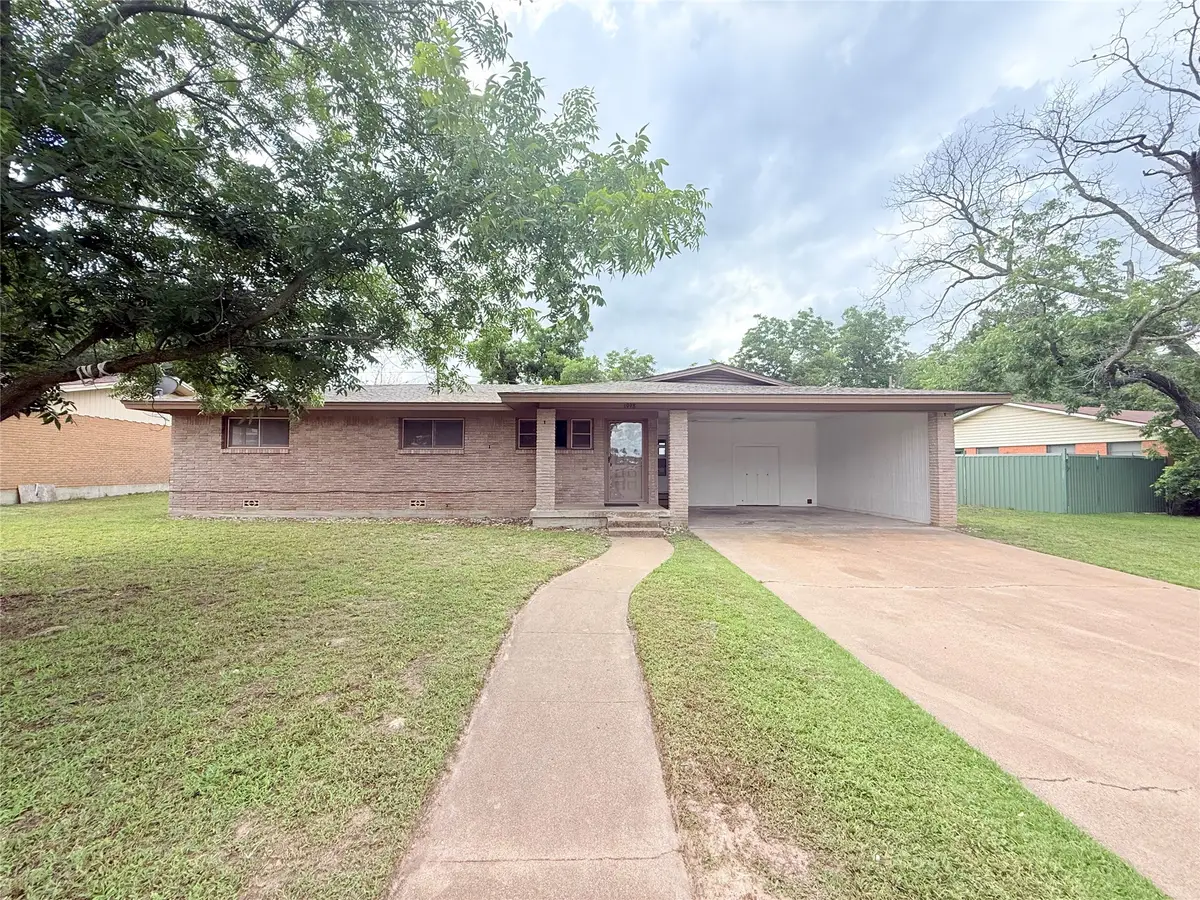 1998 Crestridge, Stephenville, TX 76401 - #1