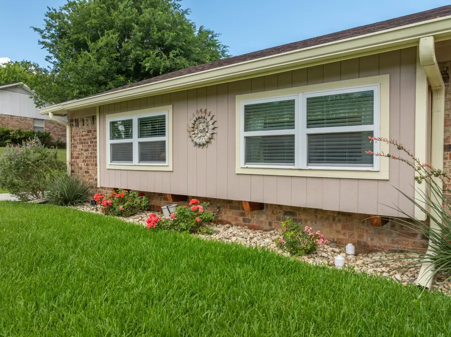9509 Stony Point Drive, Woodway, TX 76712 - #2
