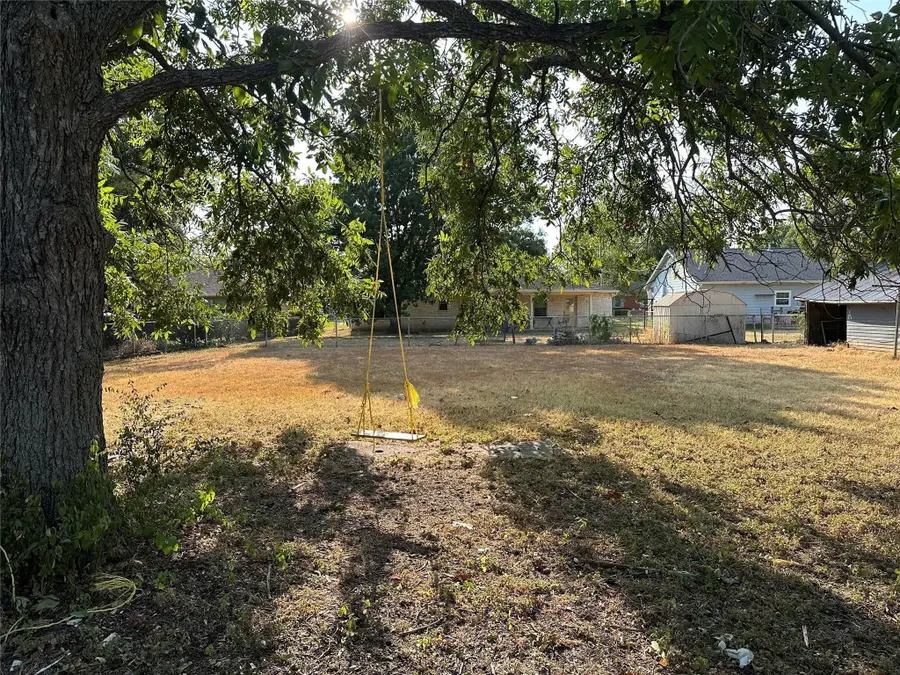 909 Jerry Mashek Drive, West, TX 76691 - #3