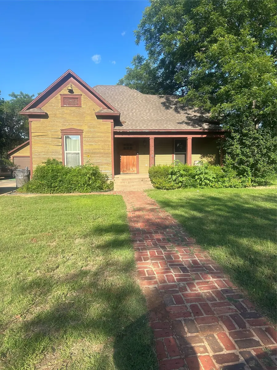 731 Kentucky Street, Graham, TX 76450 - #2