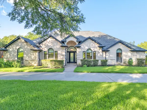 137 Oakwood Court, Lakeside, TX 76135