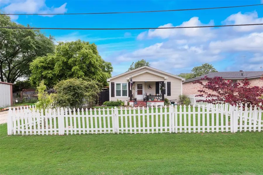 405 Pecan Street, Forreston, TX 76041 - #2