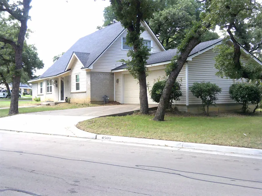 4509 Burke Road, Fort Worth, TX 76119 - #3