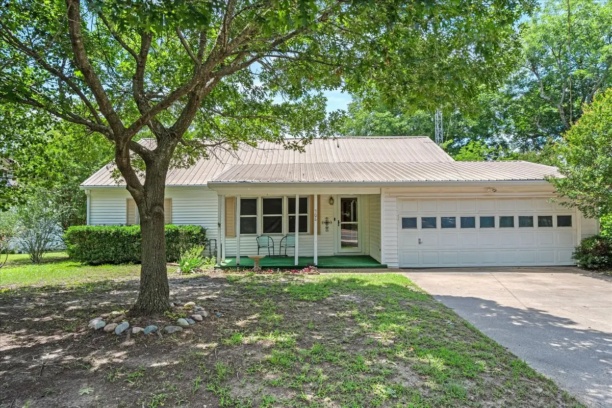 706 S Santa Fe Street, Wolfe City, TX 75496 - #1