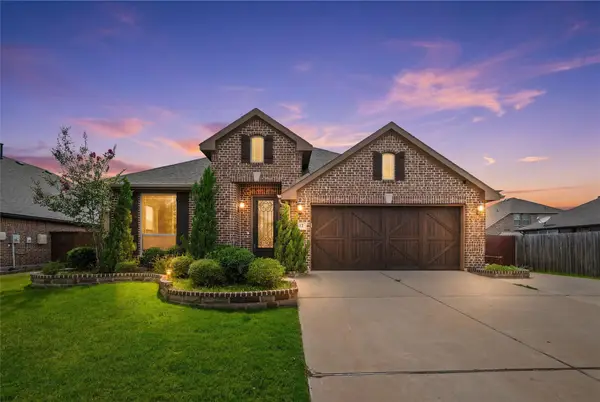512 Carnation Lane, Mansfield, TX 76063
