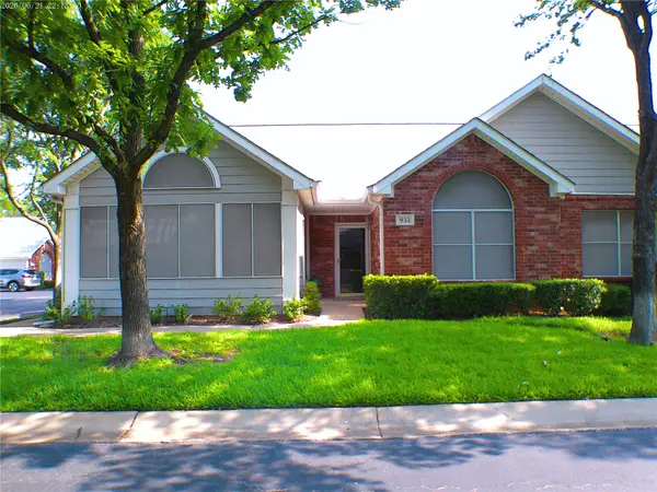 933 Bridges Drive, Arlington, TX 76012