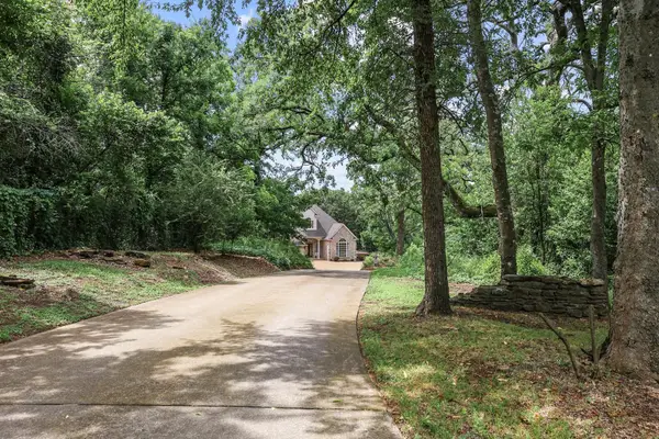 1230 Ivey Drive, Denison, TX 75020