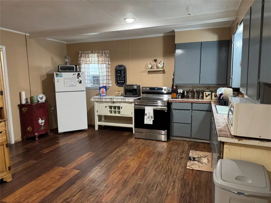 605 Trinity Street, Stamford, TX 79553 - #3