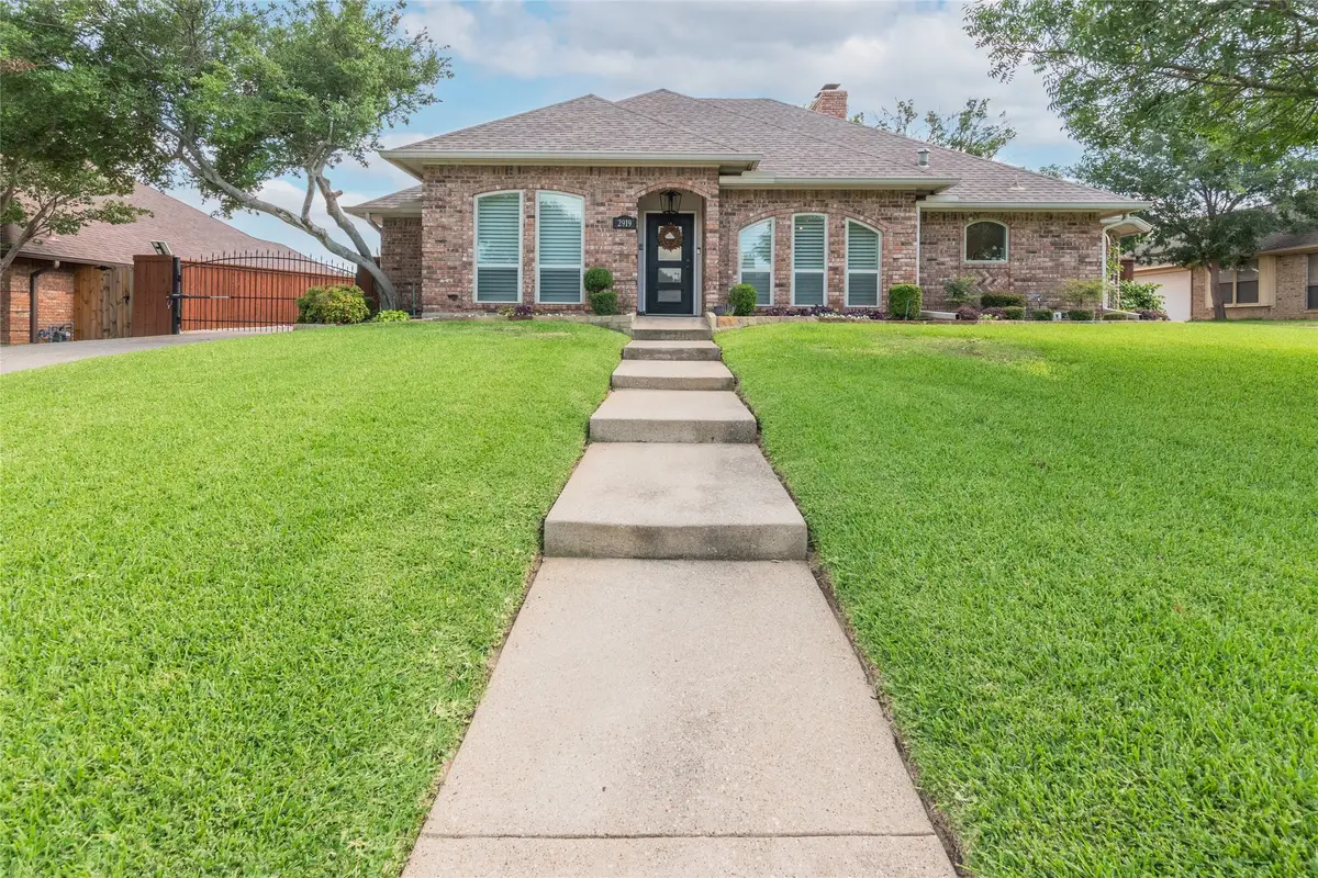 2919 Sweet Briar Street, Grapevine, TX 76051 - #1