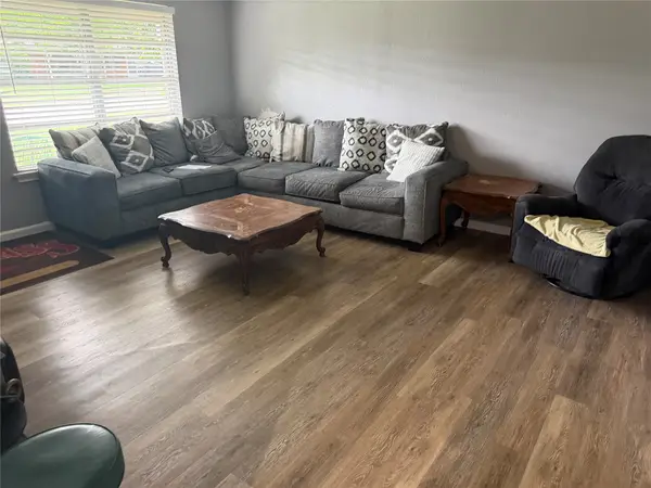 13206 Blossomheath Lane, Dallas, TX 75240