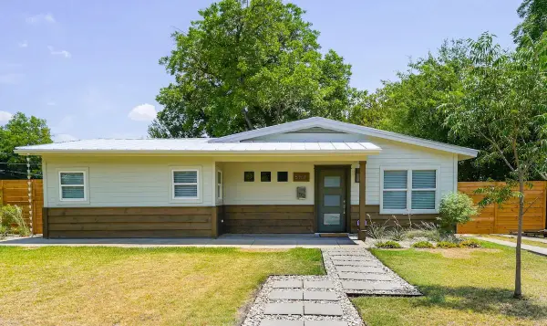 5881 Tracyne Drive, Westworth Village, TX 76114