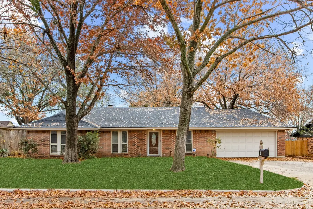 611 Field Street, Colleyville, TX 76034 - #1
