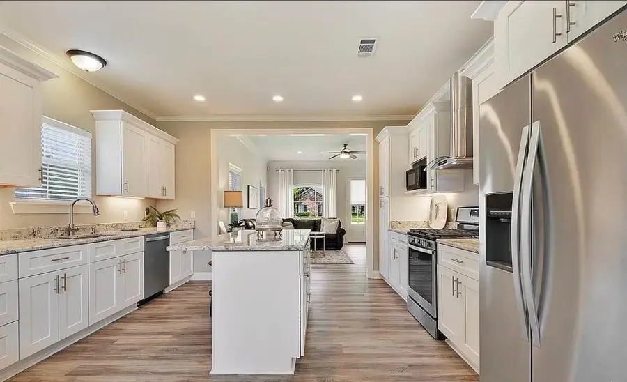 7432 Lake Meadow Drive, Denham Springs, LA 70706 - #3