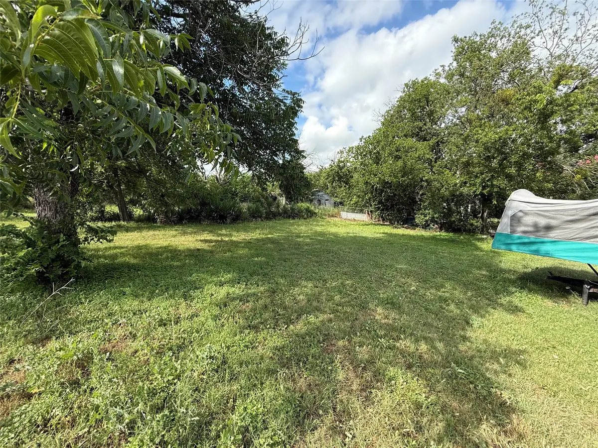 801 1/2 E Walcott Avenue, Comanche, TX 76442 - #1