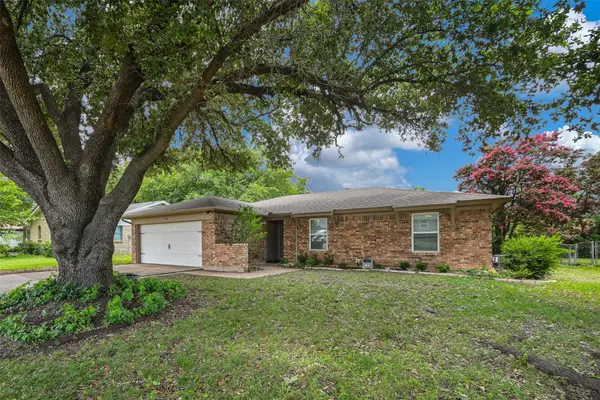 4421 Tiptop Street, Haltom City, TX 76117