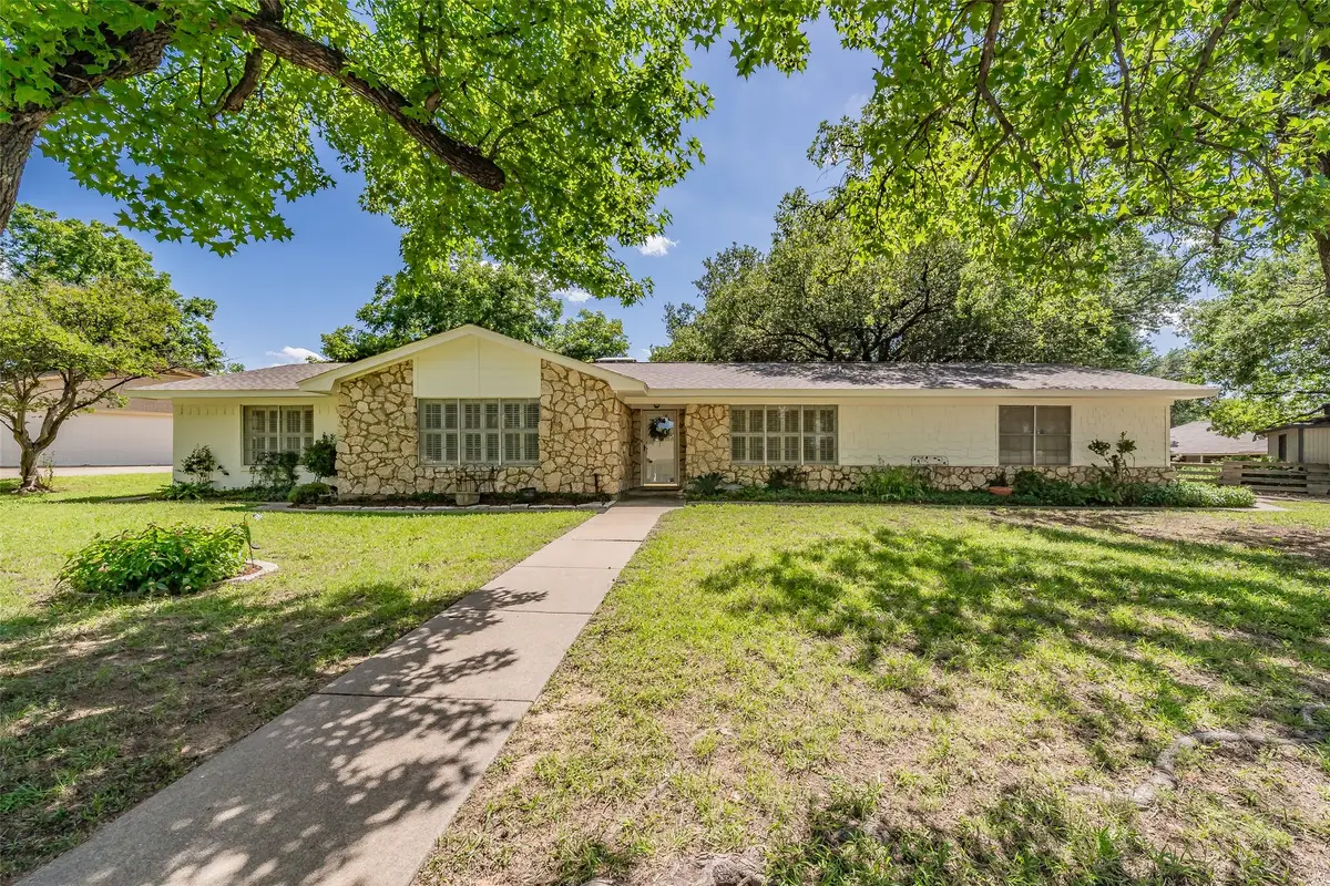 1806 Hilltop Lane, Pantego, TX 76013 - #1