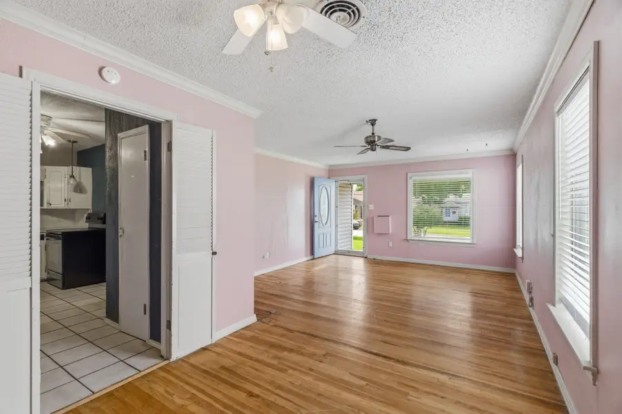 311 W 7th Street, Irving, TX 75060 - #2
