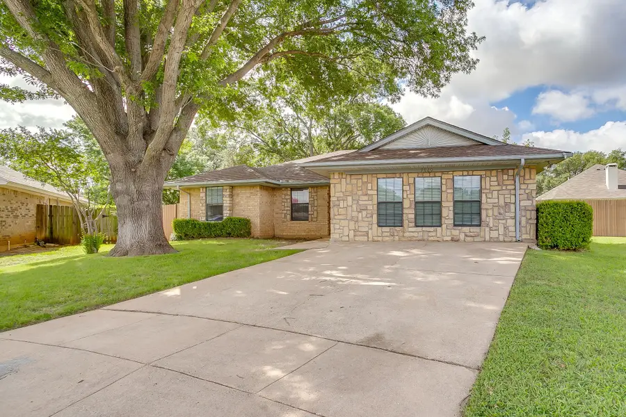 9020 Wessex Court, Fort Worth, TX 76134 - #2